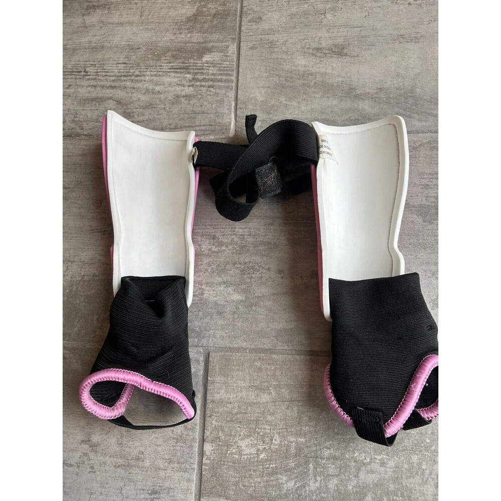 Vizari Malaga Pink Soccer Shin Guards Kids Youth Girls Adjustable Strap S 7.5" - Picture 10 of 13